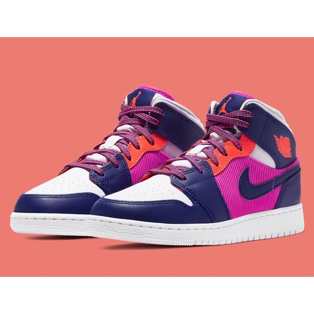 Nike Air Jordan 1 Mid 💕